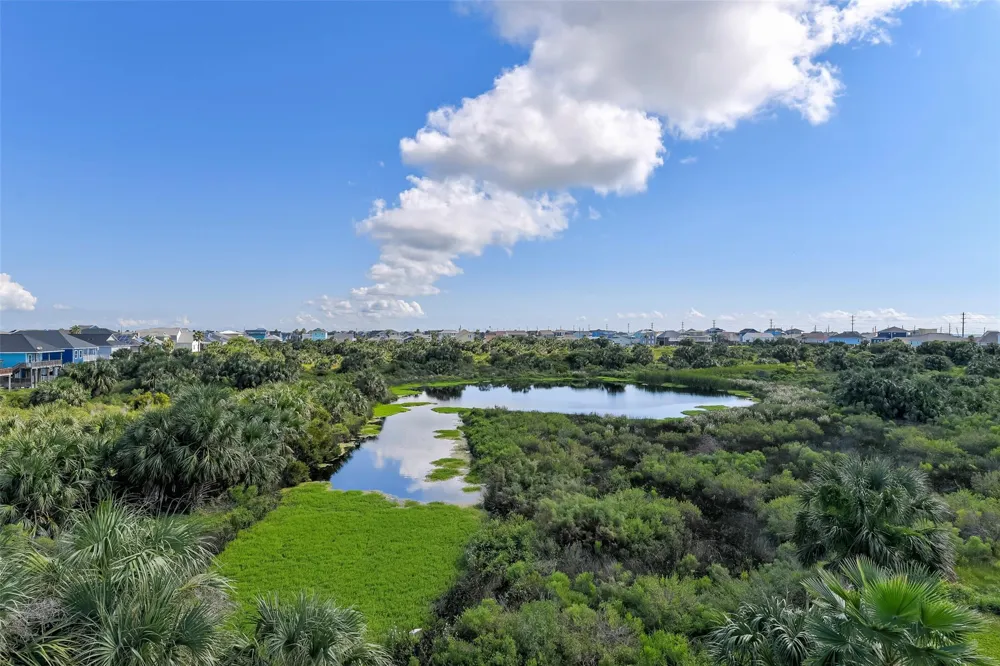 4112 Isla Del Sol Drive Galveston, TX 77554