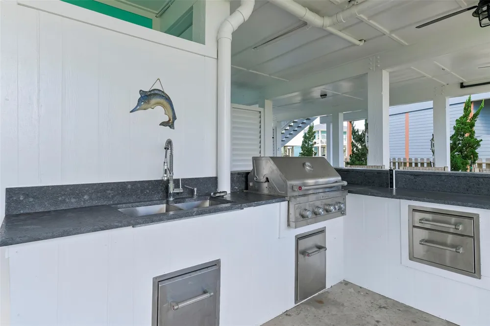 4112 Isla Del Sol Drive Galveston, TX 77554