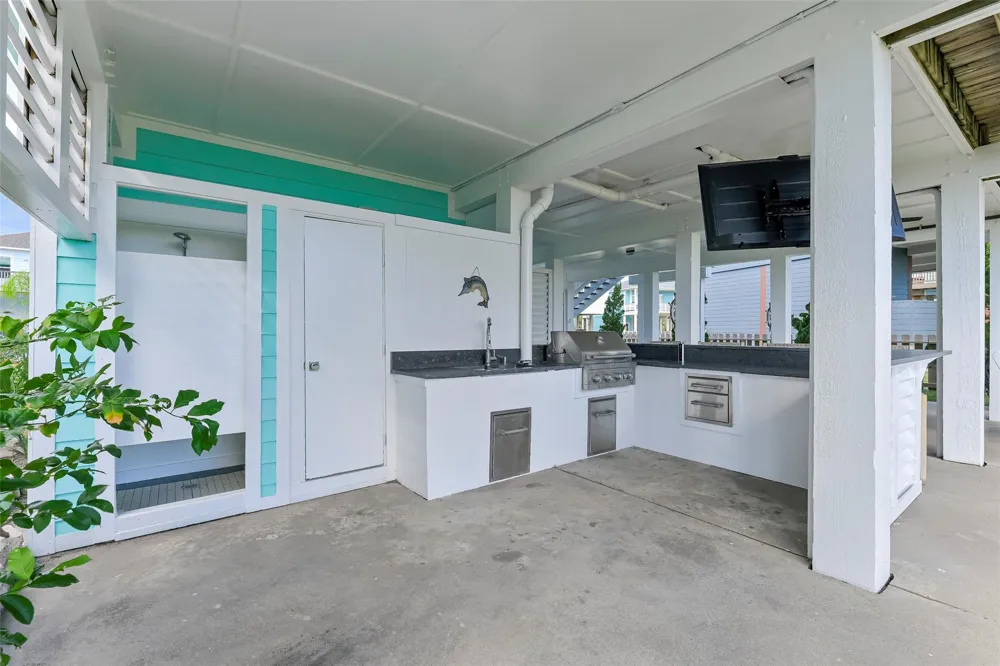 4112 Isla Del Sol Drive Galveston, TX 77554