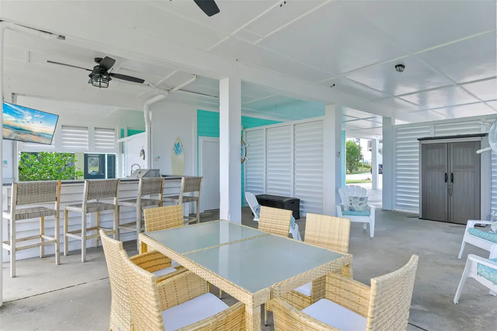 4112 Isla Del Sol Drive Galveston, TX 77554