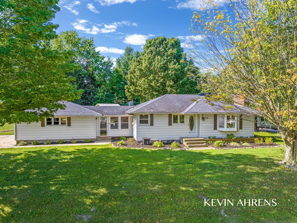 2414 Barry Street Hudsonville, MI 49426