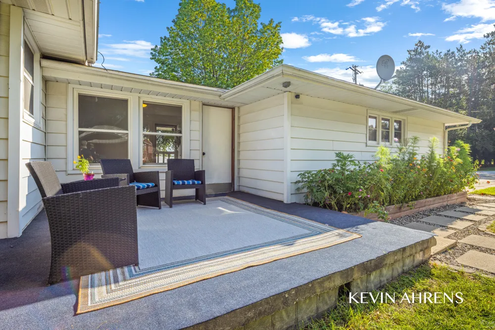2414 Barry Street Hudsonville, MI 49426