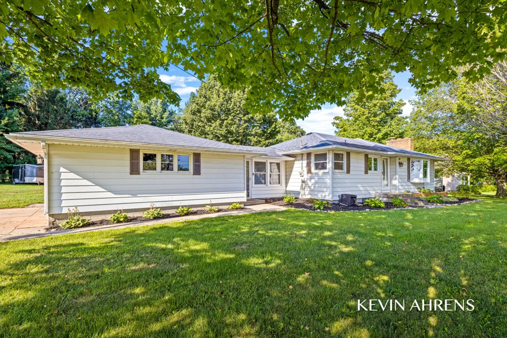 2414 Barry Street Hudsonville, MI 49426