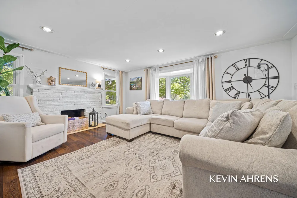 2414 Barry Street Hudsonville, MI 49426