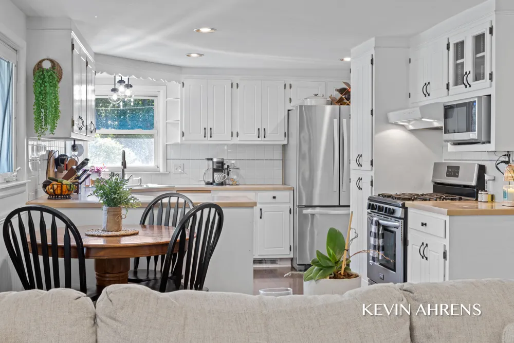 2414 Barry Street Hudsonville, MI 49426