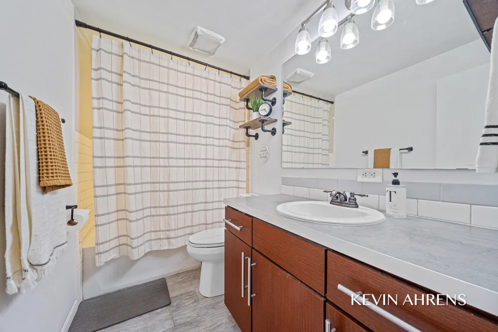 2414 Barry Street Hudsonville, MI 49426