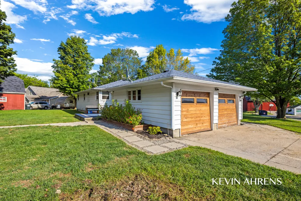 2414 Barry Street Hudsonville, MI 49426