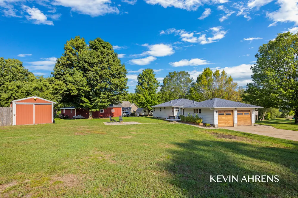 2414 Barry Street Hudsonville, MI 49426