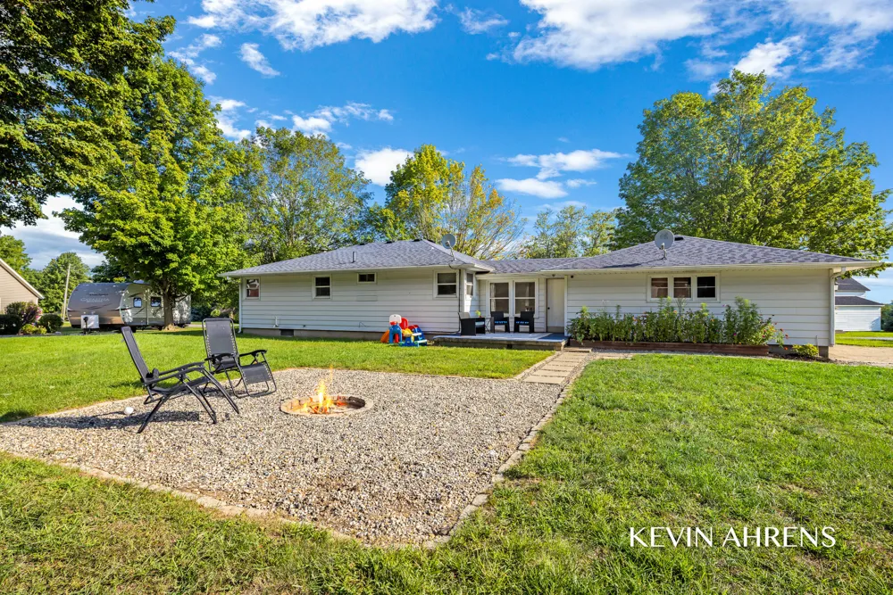 2414 Barry Street Hudsonville, MI 49426