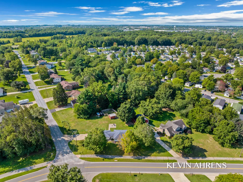 2414 Barry Street Hudsonville, MI 49426