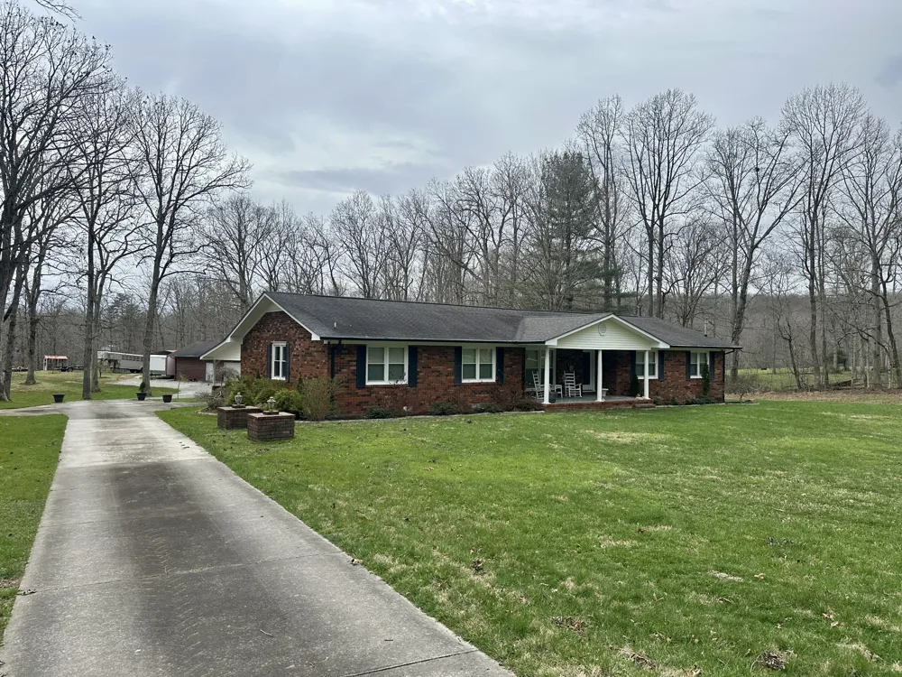 177 Plain View Lake Dr Tracy City, TN 37387