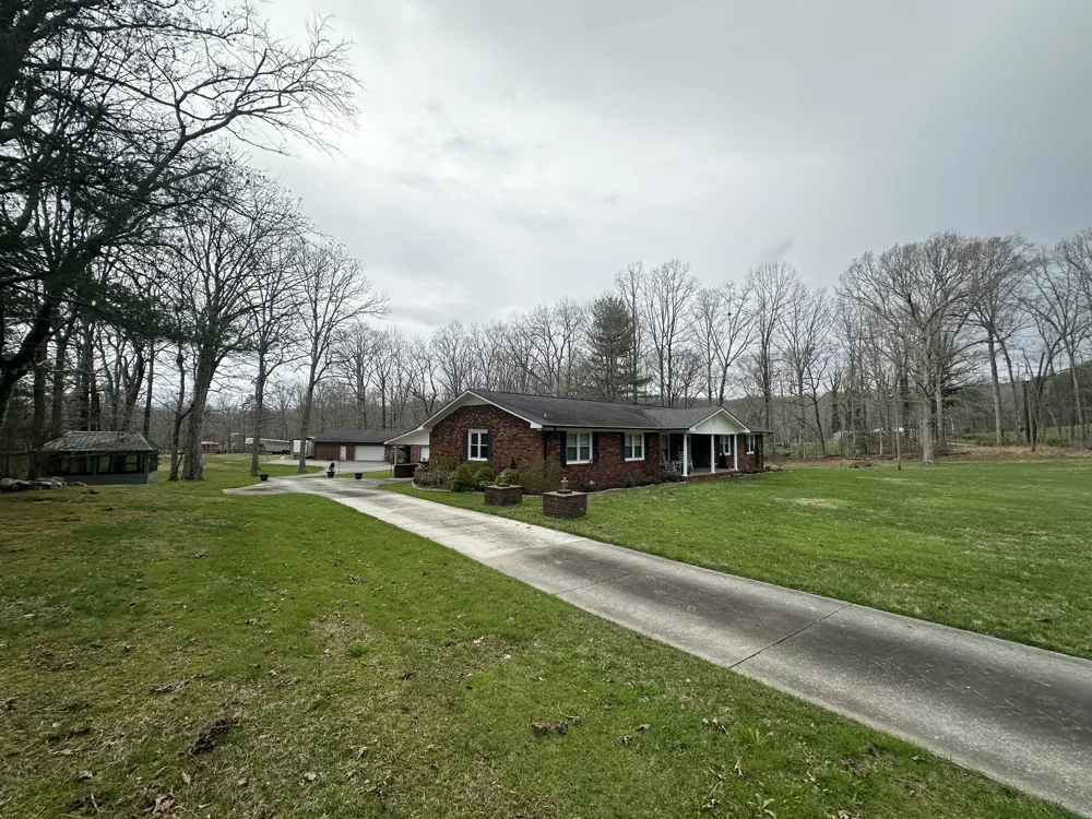 177 Plain View Lake Dr Tracy City, TN 37387