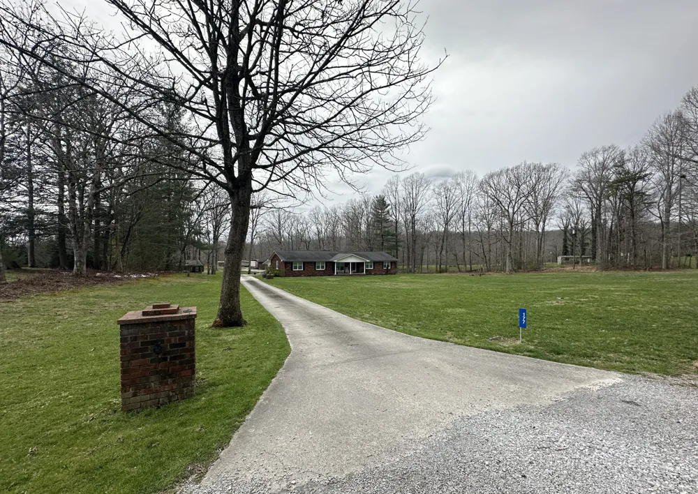 177 Plain View Lake Dr Tracy City, TN 37387