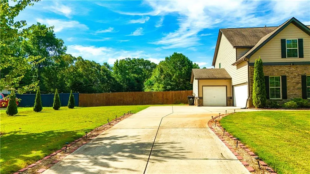 205 Vandalay Way Locust Grove, GA 30248