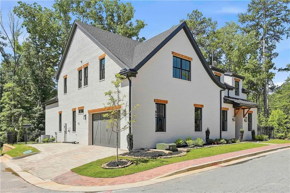 910 Laurel Brooke Avenue Peachtree City, GA 30269