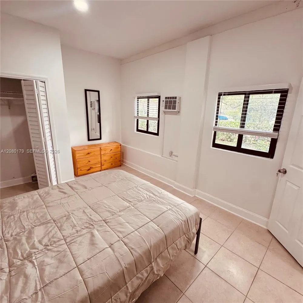 12037 NW 8th Ave North Miami, FL 33168