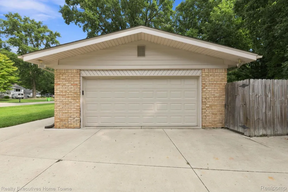 46500 Cypress Street Shelby Charter Township, MI 48315