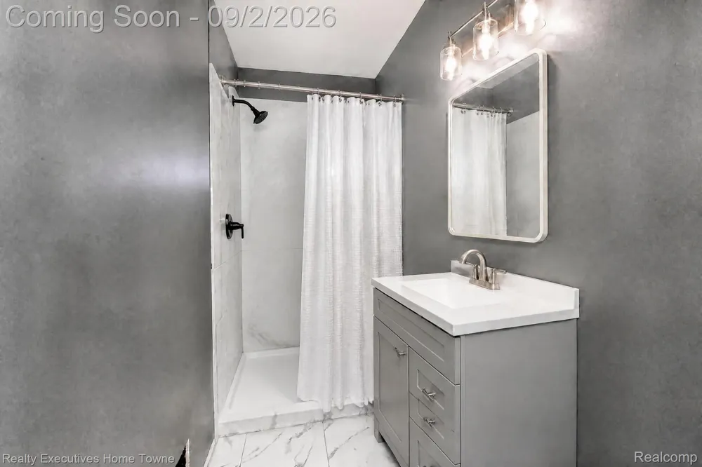 46500 Cypress Street Shelby Charter Township, MI 48315