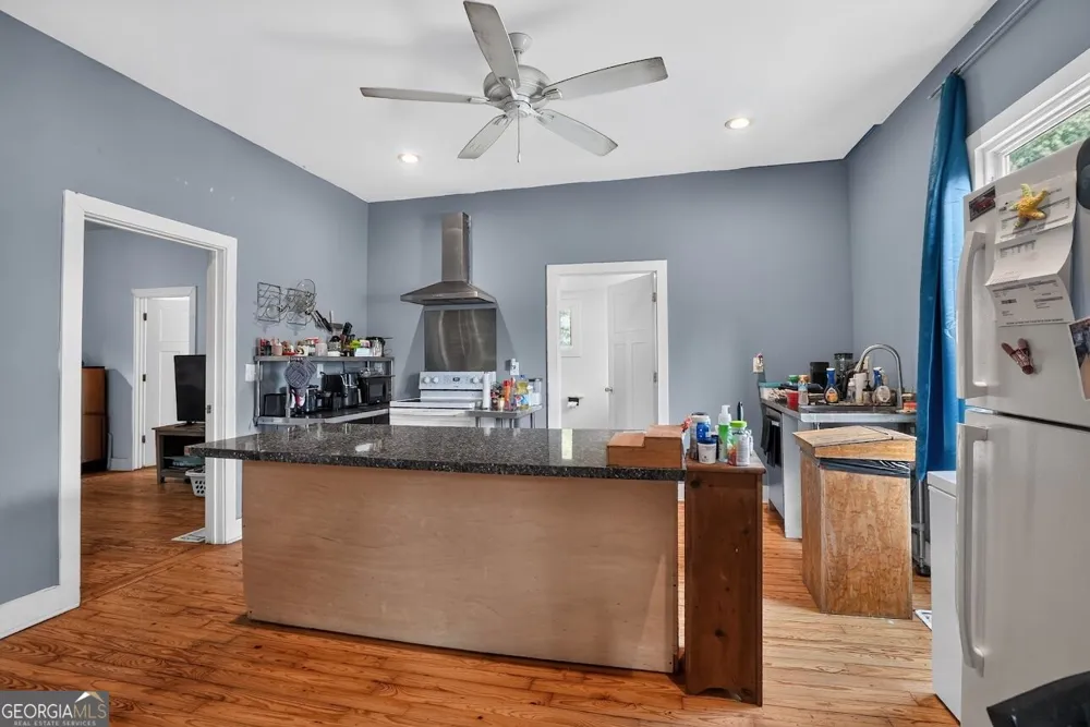 5 Spruce ST Porterdale, GA 30014