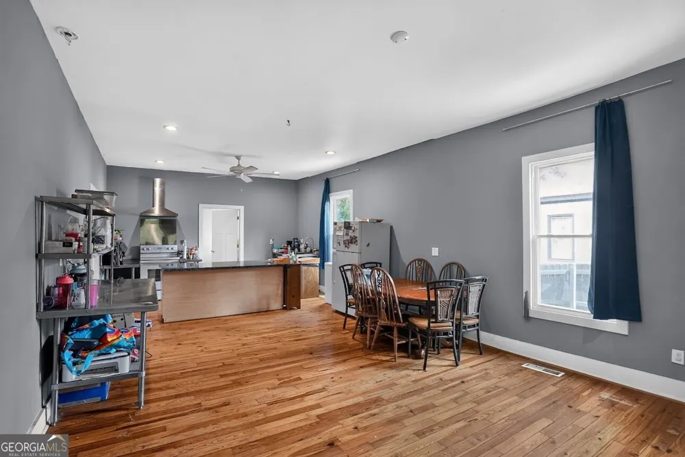 5 Spruce ST Porterdale, GA 30014