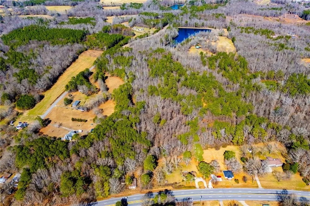 0 Hwy 166 E - 21+ acres Bowdon, GA 30108