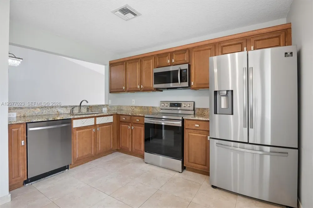 5200 W Lakes Dr Deerfield Beach, FL 33442