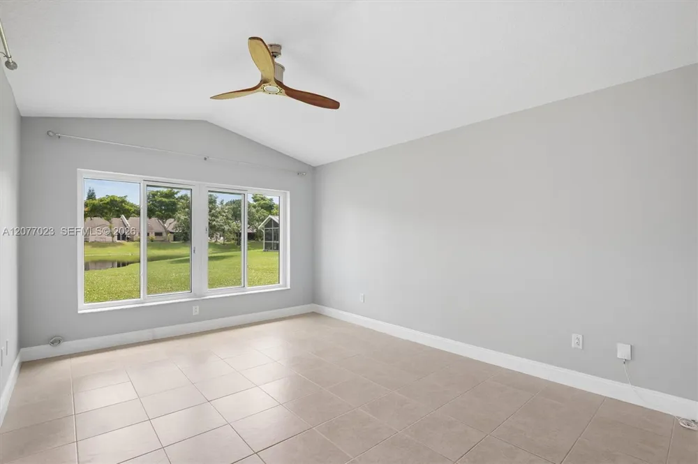 5200 W Lakes Dr Deerfield Beach, FL 33442