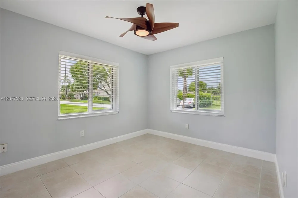5200 W Lakes Dr Deerfield Beach, FL 33442