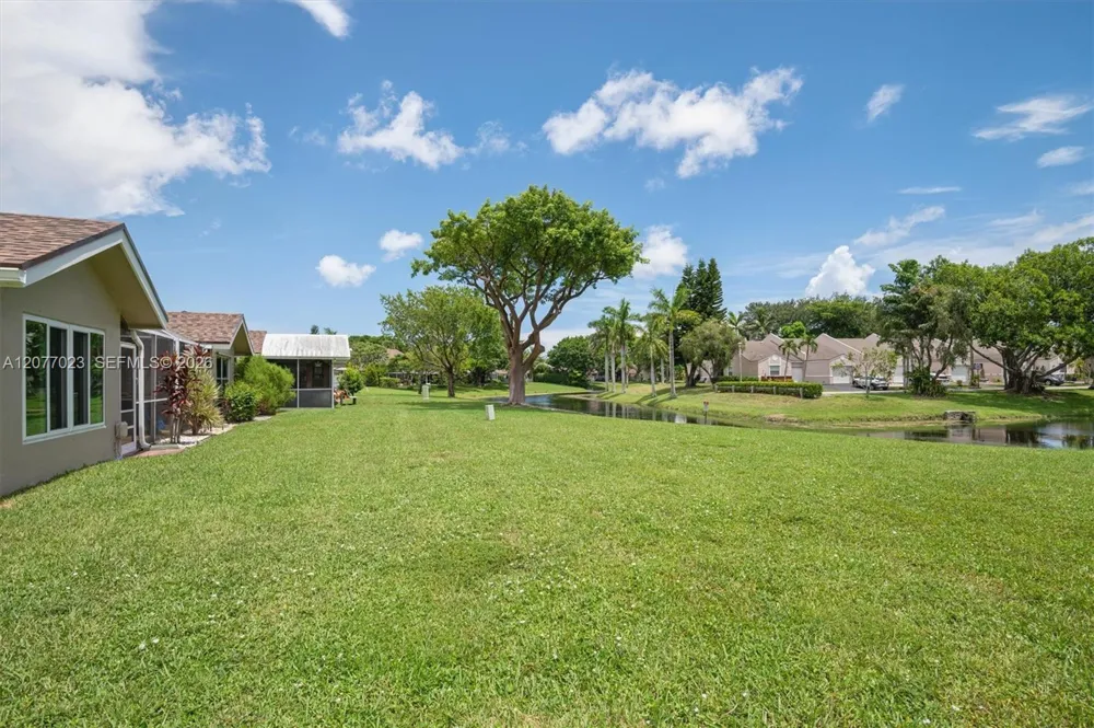 5200 W Lakes Dr Deerfield Beach, FL 33442
