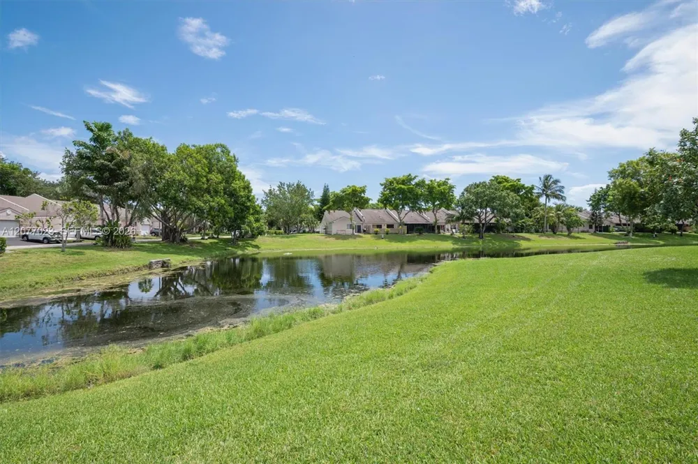 5200 W Lakes Dr Deerfield Beach, FL 33442