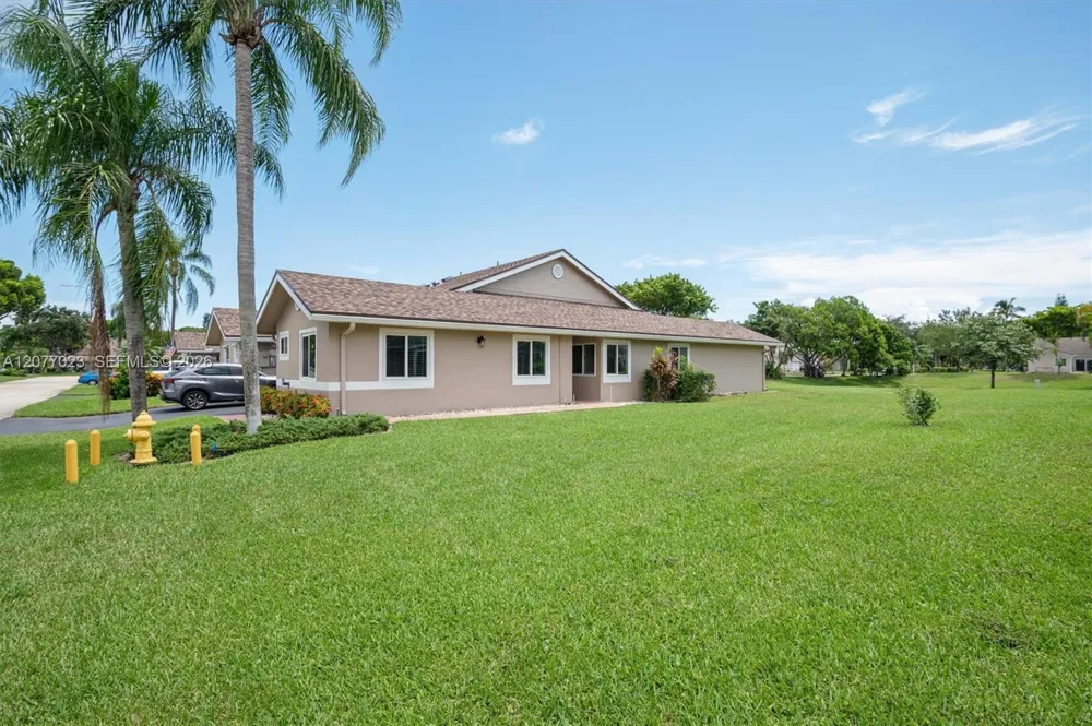 5200 W Lakes Dr Deerfield Beach, FL 33442