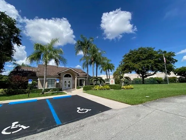 5200 W Lakes Dr Deerfield Beach, FL 33442