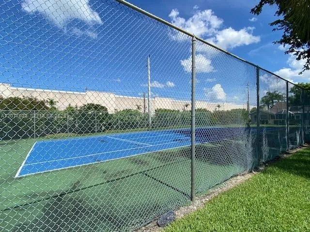 5200 W Lakes Dr Deerfield Beach, FL 33442