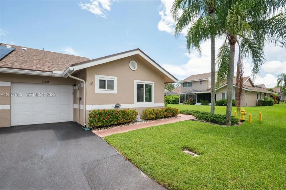 5200 W Lakes Dr Deerfield Beach, FL 33442