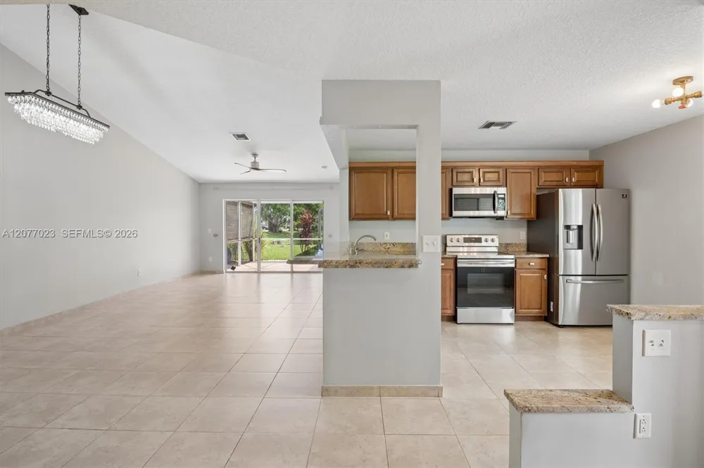 5200 W Lakes Dr Deerfield Beach, FL 33442