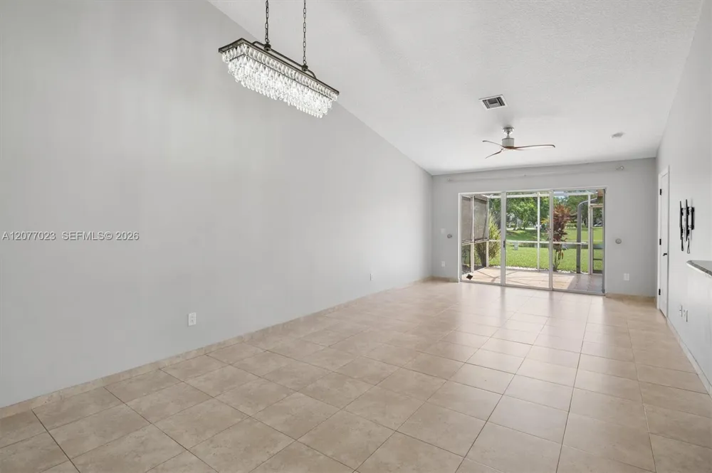 5200 W Lakes Dr Deerfield Beach, FL 33442