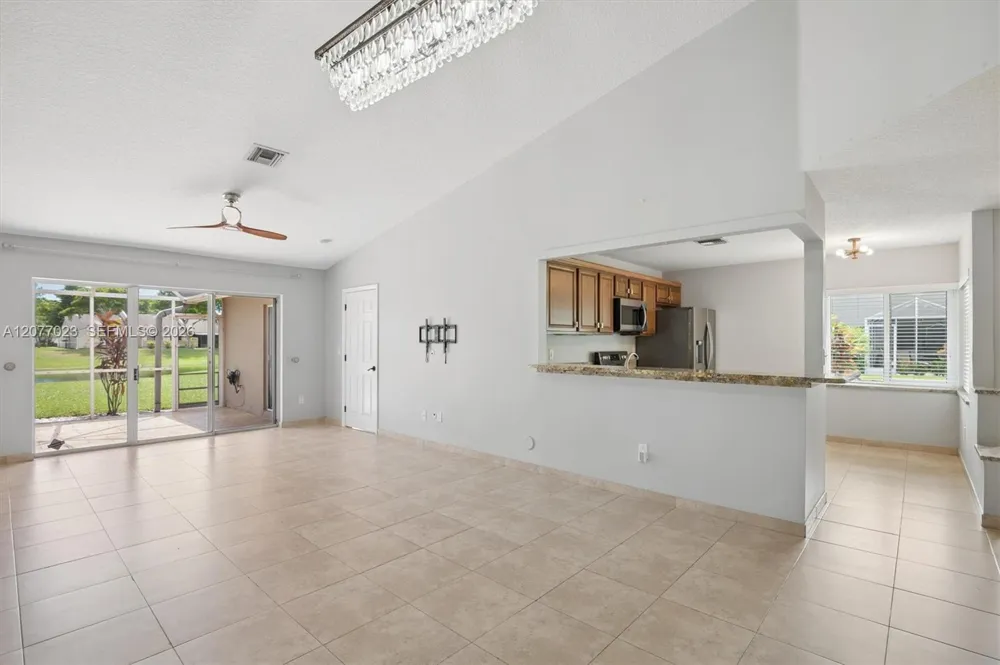 5200 W Lakes Dr Deerfield Beach, FL 33442