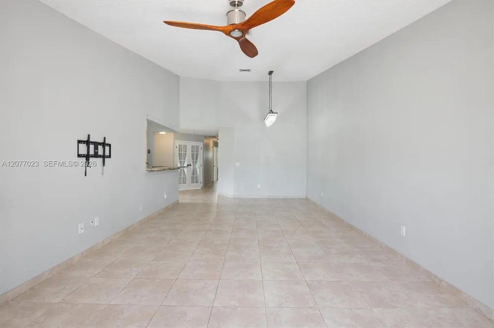 5200 W Lakes Dr Deerfield Beach, FL 33442