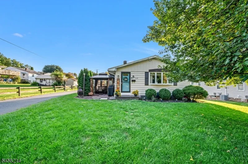 97 Bliss Blvd Pohatcong, NJ 08865