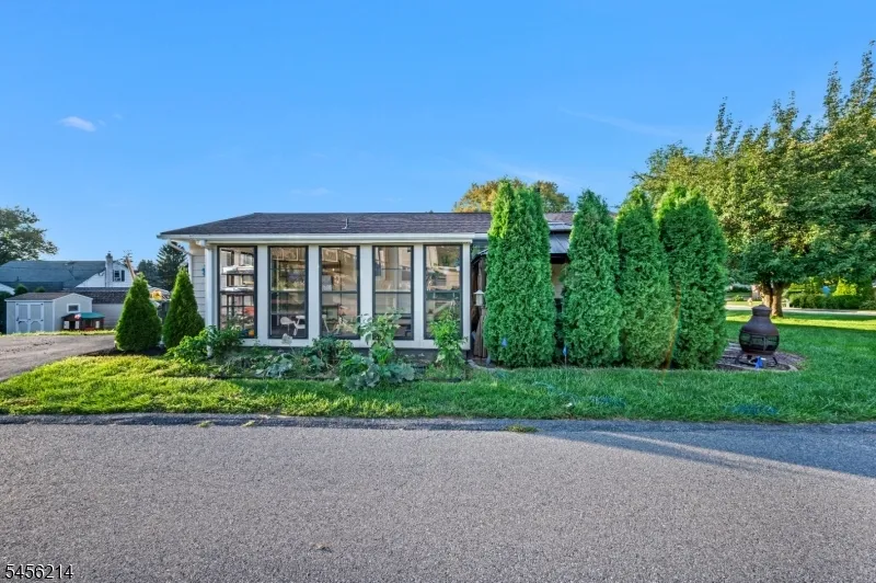 97 Bliss Blvd Pohatcong, NJ 08865
