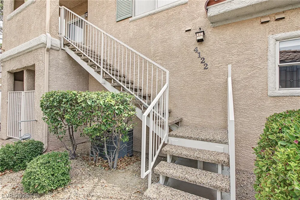 251 S Green Valley Parkway #4122 Henderson, NV 89012