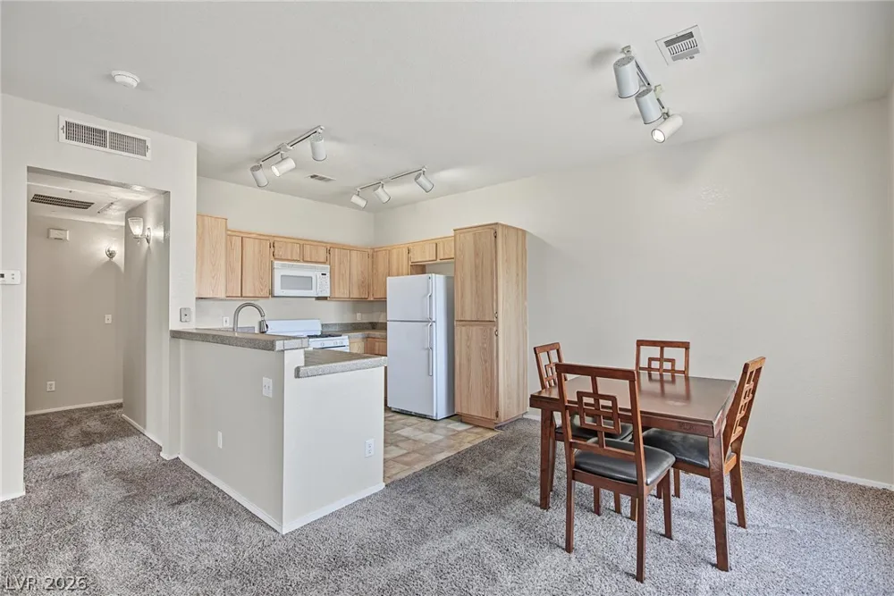 251 S Green Valley Parkway #4122 Henderson, NV 89012