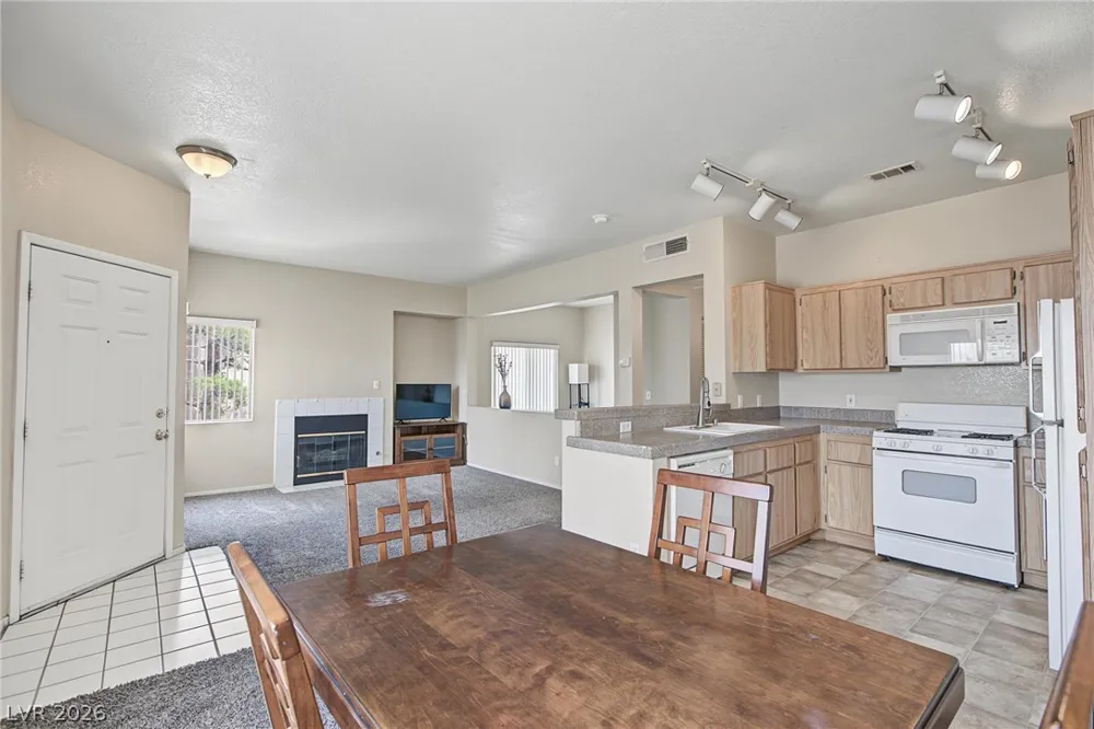 251 S Green Valley Parkway #4122 Henderson, NV 89012