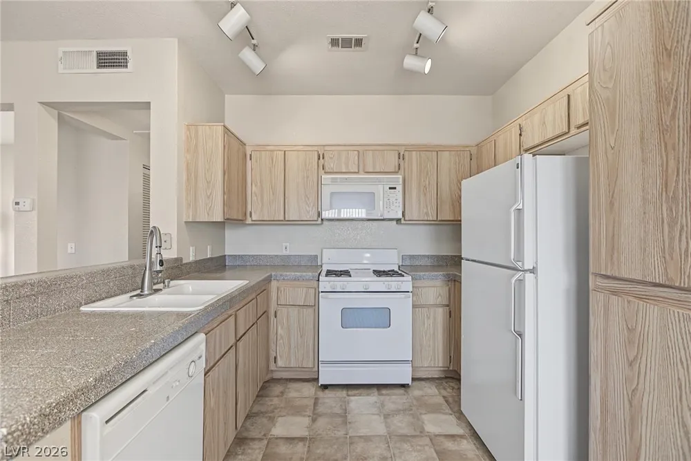251 S Green Valley Parkway #4122 Henderson, NV 89012