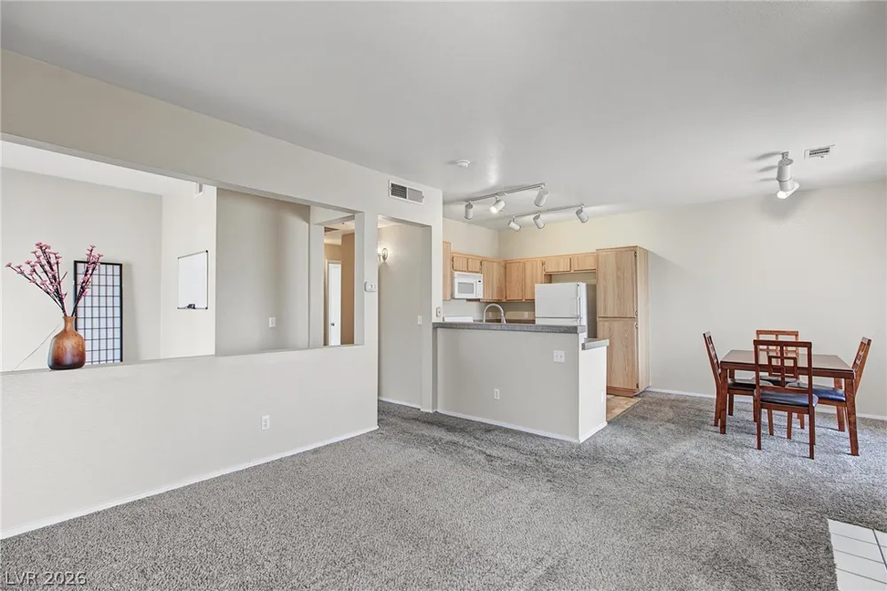251 S Green Valley Parkway #4122 Henderson, NV 89012