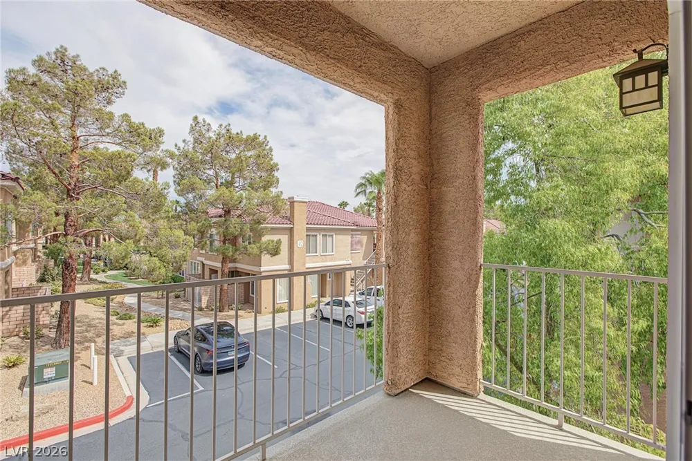 251 S Green Valley Parkway #4122 Henderson, NV 89012
