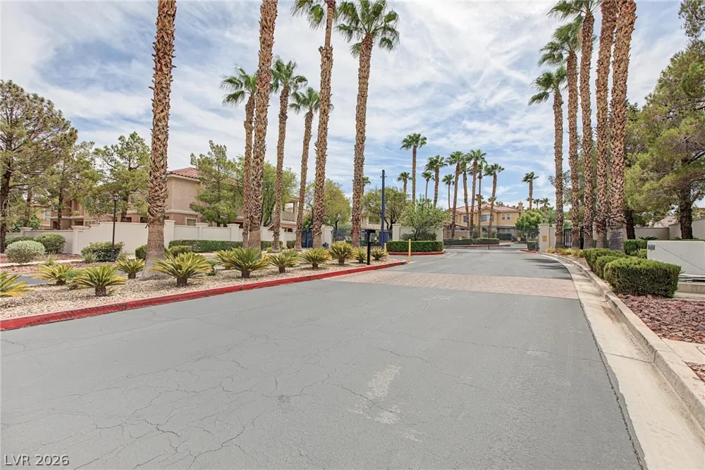 251 S Green Valley Parkway #4122 Henderson, NV 89012