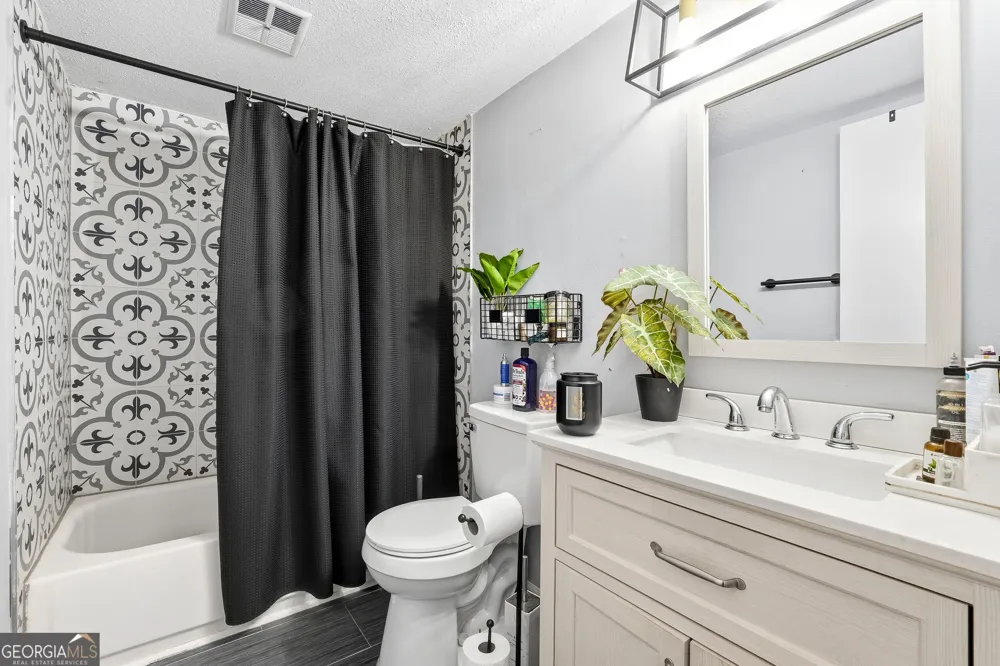 754 Garden View DR Stone Mountain, GA 30083