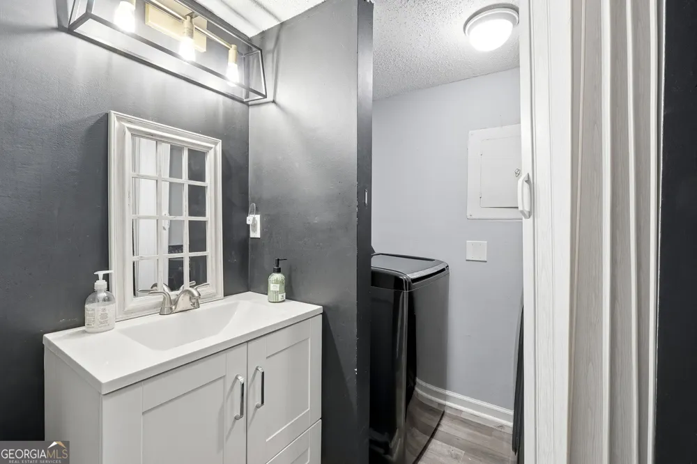 754 Garden View DR Stone Mountain, GA 30083