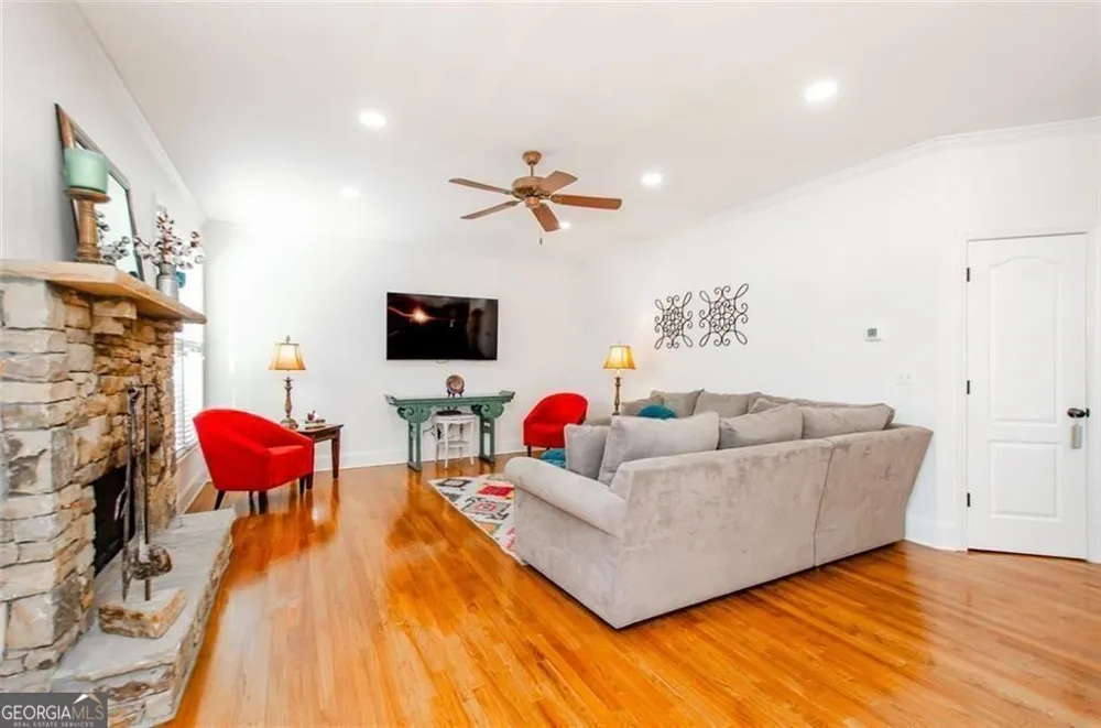 778 Crescent Circle CIR Canton, GA 30115